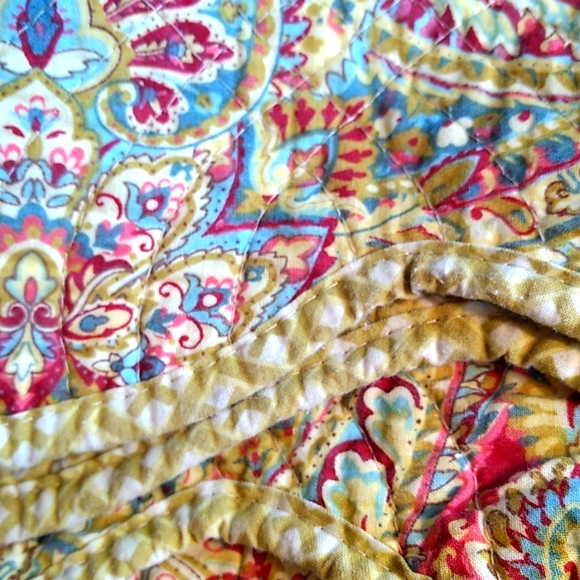 Beautiful King size comforter. - Picture 4 of 4